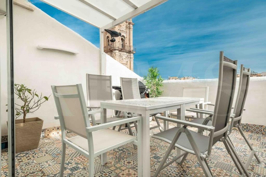 Апартаменты Private Terrace, Barbecue & Cathedral View By Rems Малага Экстерьер фото